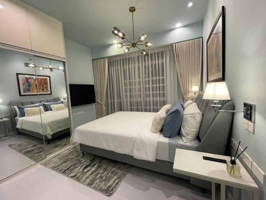 Quite Euro Luxe 3br 7 Mins Walk To High Street Apartment *