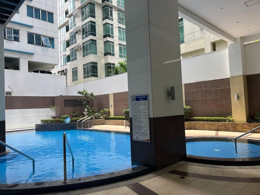 Apartment Quite Euro Luxe 3br 7 Mins Walk To High Street *