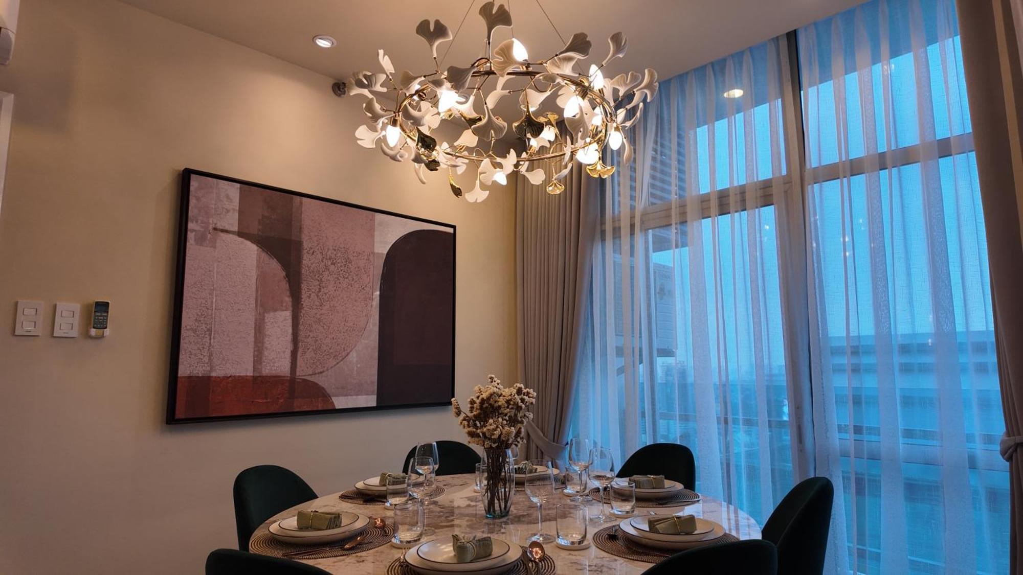 Quite Euro Luxe 3br 7 Mins Walk To High Street Apartment