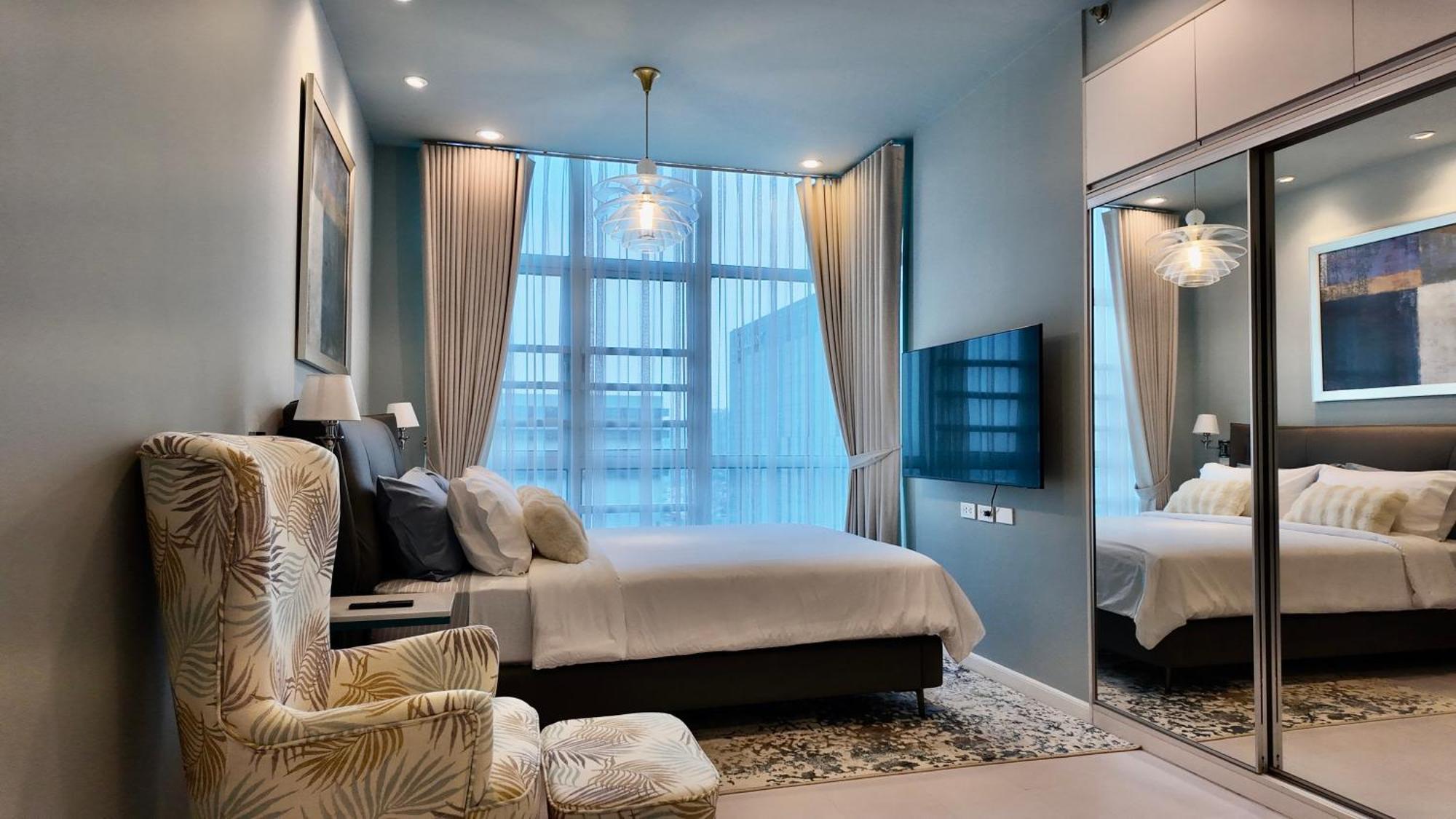 Quite Euro Luxe 3br 7 Mins Walk To High Street *